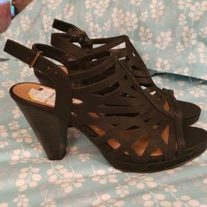 City classifieds 7.5 heels